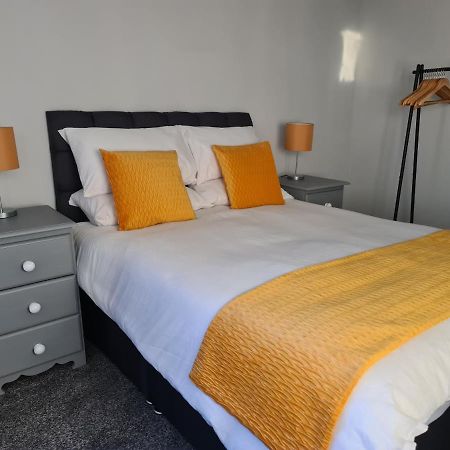 Whole House - 4 Bedrooms - Parking - Sleeps 8 Birmingham Kültér fotó