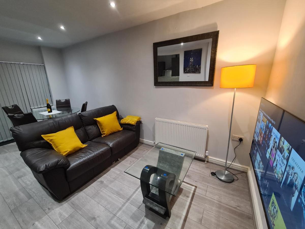Whole House - 4 Bedrooms - Parking - Sleeps 8 Birmingham Kültér fotó