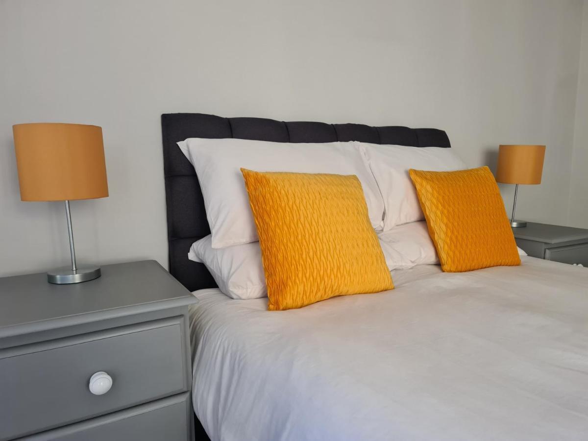 Whole House - 4 Bedrooms - Parking - Sleeps 8 Birmingham Kültér fotó