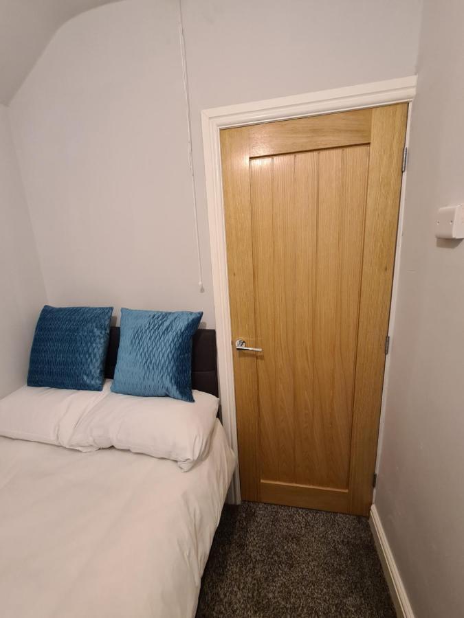 Whole House - 4 Bedrooms - Parking - Sleeps 8 Birmingham Kültér fotó